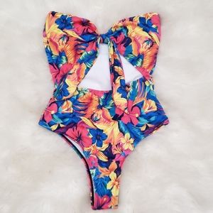 NWOT retro swimsuit